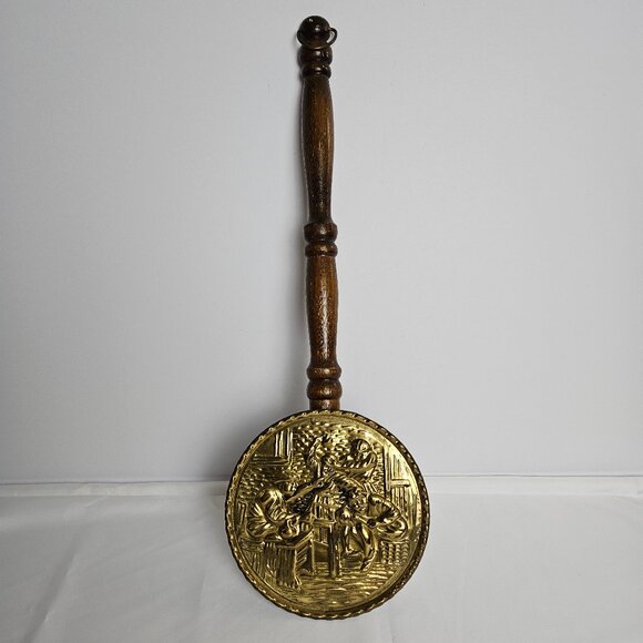 English Brass & Wood Bed Warmer – Embossed Scene Design – 19" Long Vintage - Picture 1 of 12